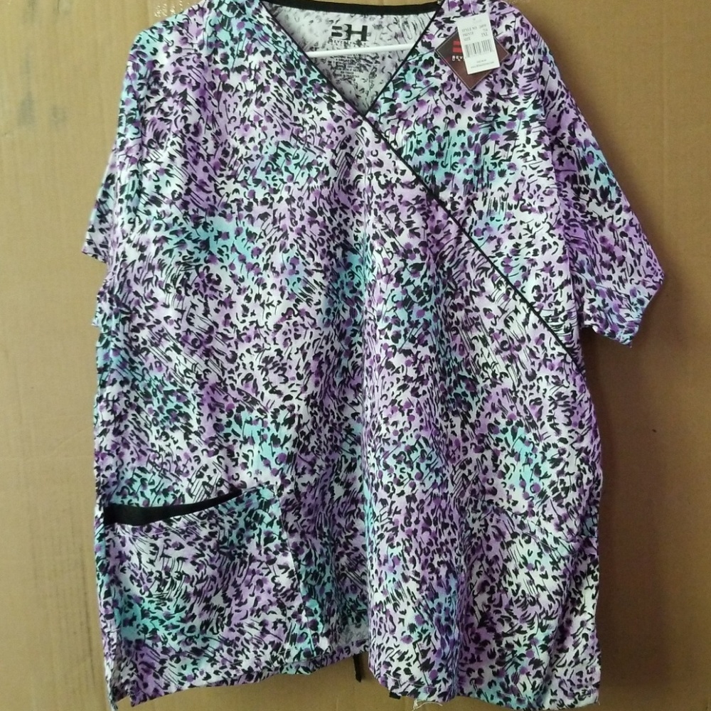Floral scrub top